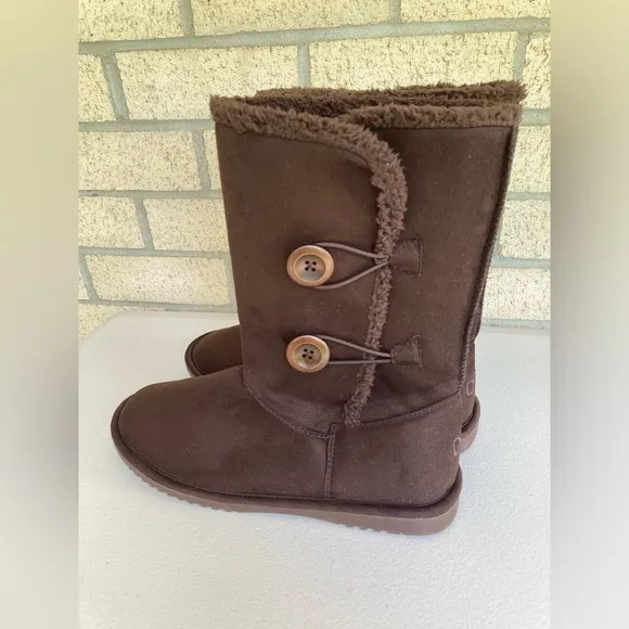 Dr. Comfort Tonya Women's Chocolate Brown Button Detail Boots Slippers