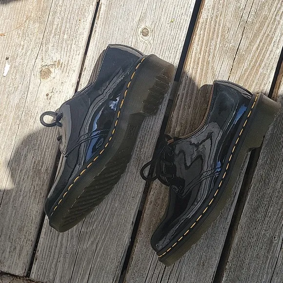 Dr. Martens 1461 patent leather lace up Oxford shoes