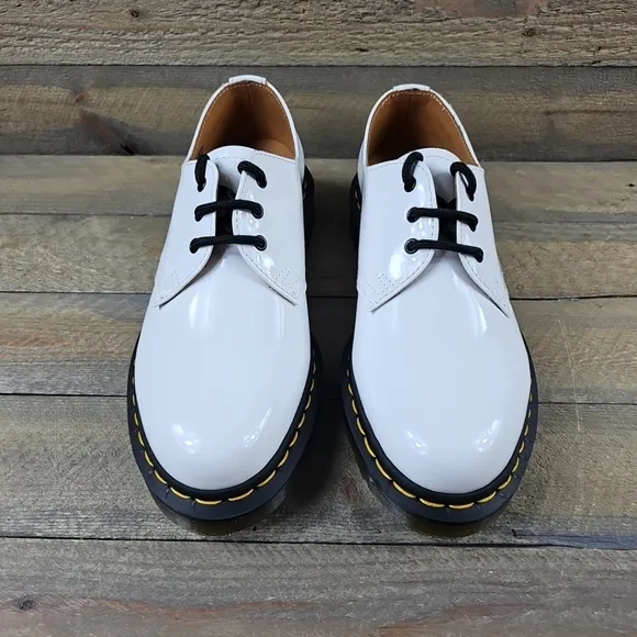 Dr. Martens AirWair 1461 White Patent Leather Oxford Shoes  NEW