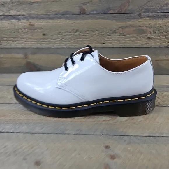 Dr. Martens AirWair 1461 White Patent Leather Oxford Shoes  NEW