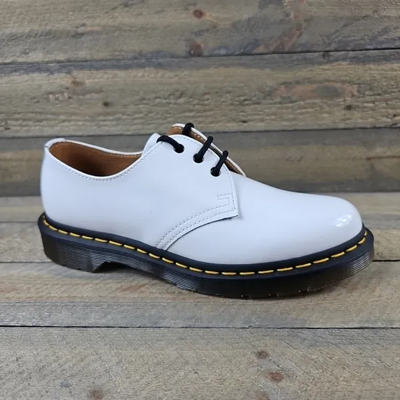 Dr. Martens AirWair 1461 White Patent Leather Oxford Shoes  NEW