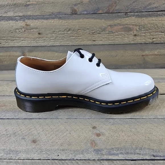 Dr. Martens AirWair 1461 White Patent Leather Oxford Shoes  NEW