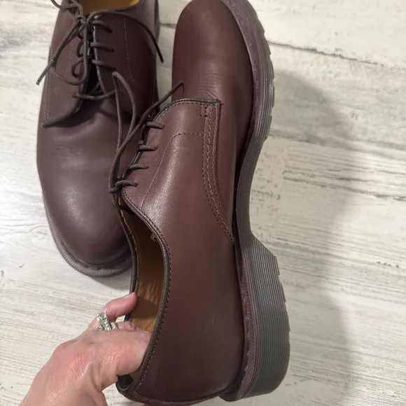 Dr. Martens AW501 Slip Resistant Leather Lace-Up Oxford Shoes Brown Size 11