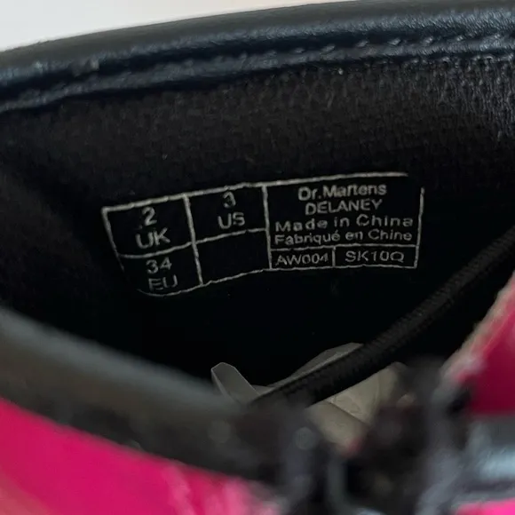 Dr. Martens Delaney Hot Pink Patent Leather Lace Up Boots kids girls Size 3
