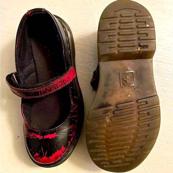 Dr Martens Girls Youth Size 1 Maccy Black Red Leather Mary Jane Hook/Loop Shoes