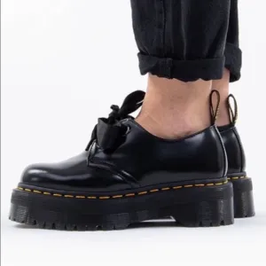 {Dr. Martens} Holly Leather Platform Oxfords chunky Leather Womens Sz US 10 L