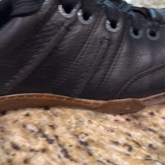 Dr. Martens Pembridge Black Leather Casual Oxford Shoes Slip Resistant 10