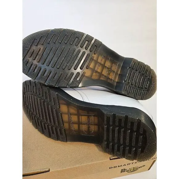 Dr. Martens 1461 white patent croc embossed shoes. Size 7.