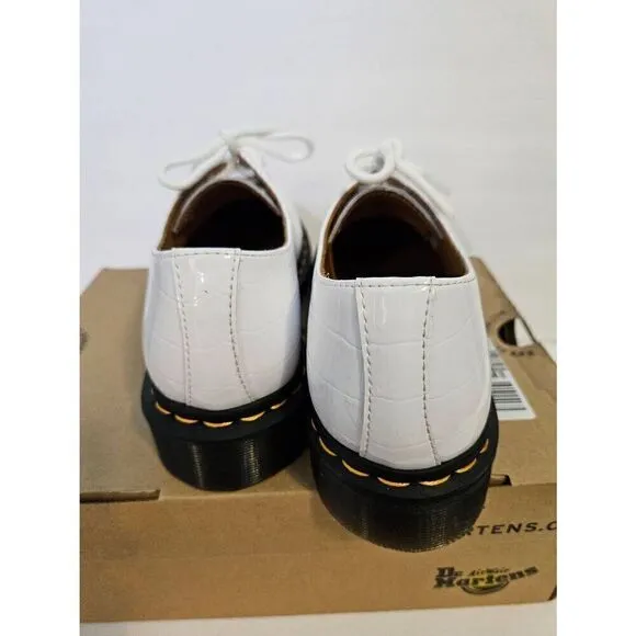 Dr. Martens 1461 white patent croc embossed shoes. Size 7.