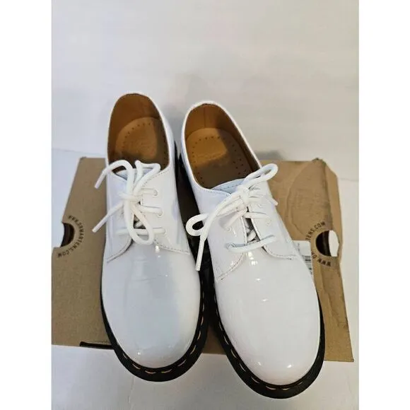Dr. Martens 1461 white patent croc embossed shoes. Size 7.