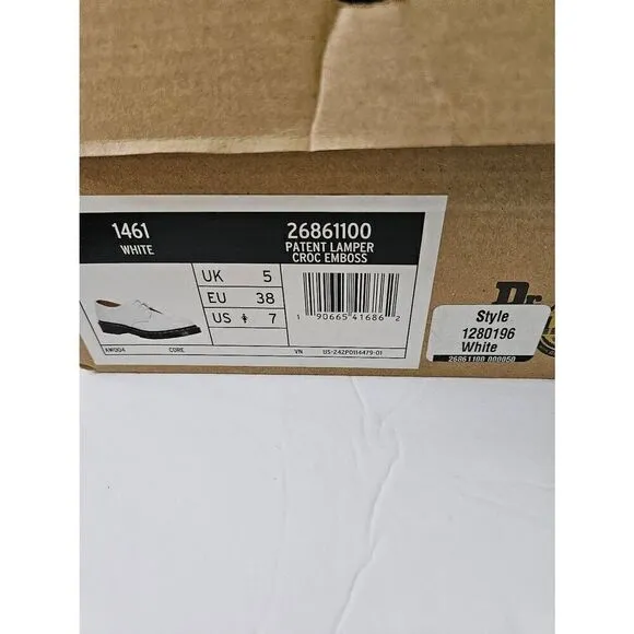 Dr. Martens 1461 white patent croc embossed shoes. Size 7.