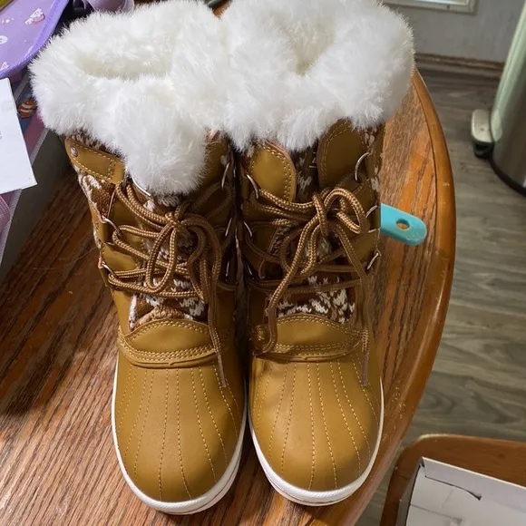DREAM PAIRS Girls Mid-Calf Winter Snow Boots for Little Kids/Big Kids Size 10
