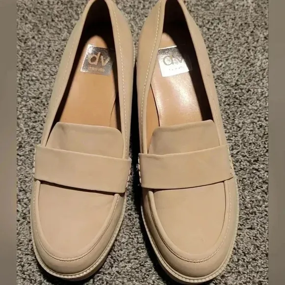 DV Dolce Vita Women's Neeka Loafer  Size 8