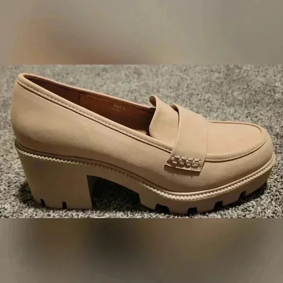 DV Dolce Vita Women's Neeka Loafer  Size 8