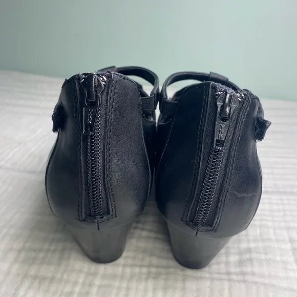 Earth Black Closed Toe Leather Crisscross Strap Heels MaryJane Shoes Size 8B