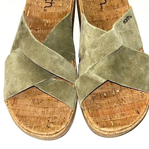 Earth Shoes Women 9.5 Scout Cross Strap Green Suede Cork Slip On Sandal Platform