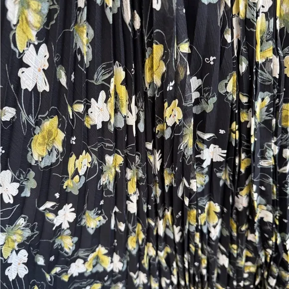 Easel FLORAL PRINTED CHIFFON PLEATED DRESS NWT