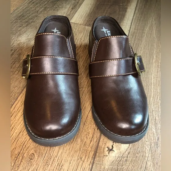 Eastland “Erin” Brown Strap and Buckle Mule Size 7M