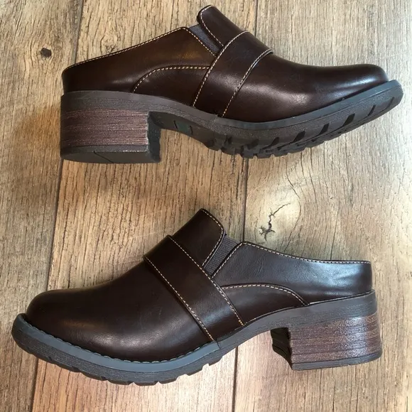 Eastland “Erin” Brown Strap and Buckle Mule Size 7M