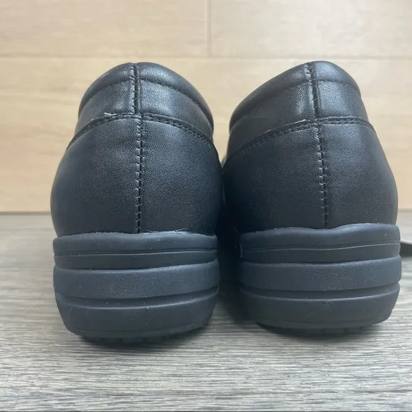 Easy Works by Easy Street BentleyWomen's Slip Resistant Work Shoe NWB!