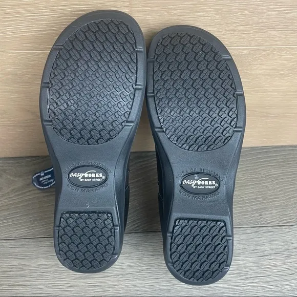 Easy Works by Easy Street BentleyWomen's Slip Resistant Work Shoe NWB!