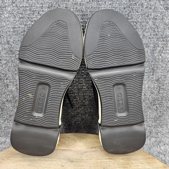 ECCO Chunky Womens Size 7-7.5 EU 38 Black Leaher Lace Up Athletic Casual Shoes