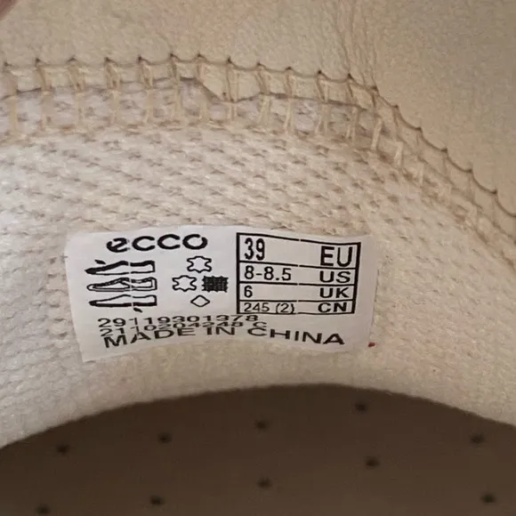 ECCO STREET TRAY WOMEN'S LACED SHOES