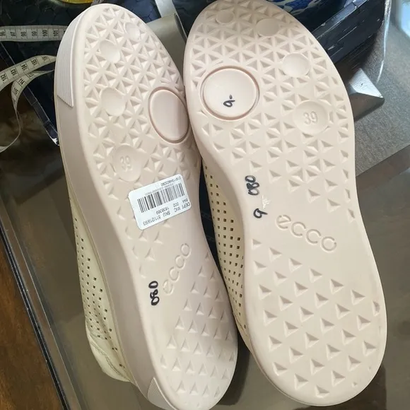 ECCO STREET TRAY WOMEN'S LACED SHOES