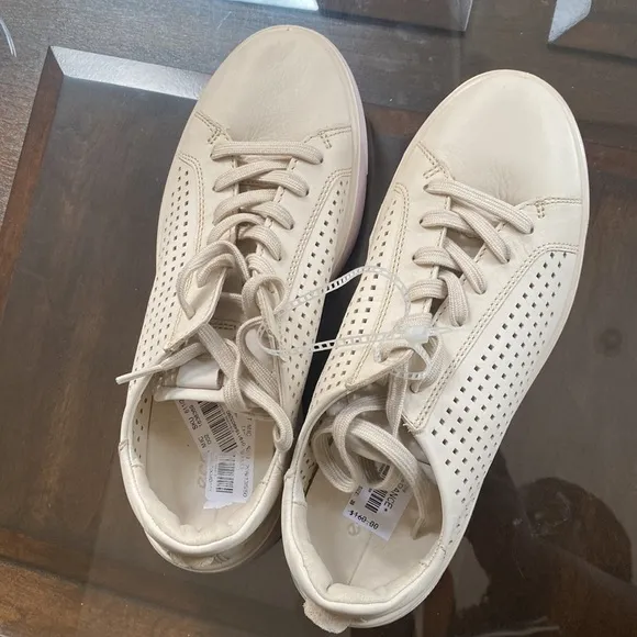 ECCO STREET TRAY WOMEN'S LACED SHOES