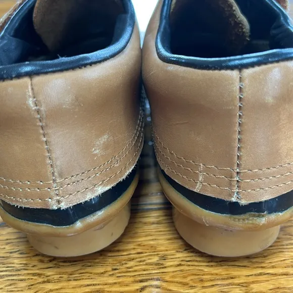 Eddie Bauer waterproof ankle duck boots. Size 7. Navy blue and tan.
