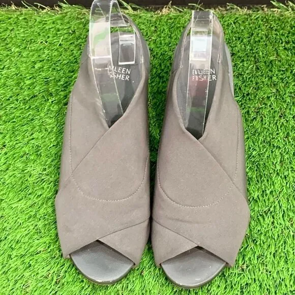 EILEEN FISHER | Cross Wedge Sandals | Grey