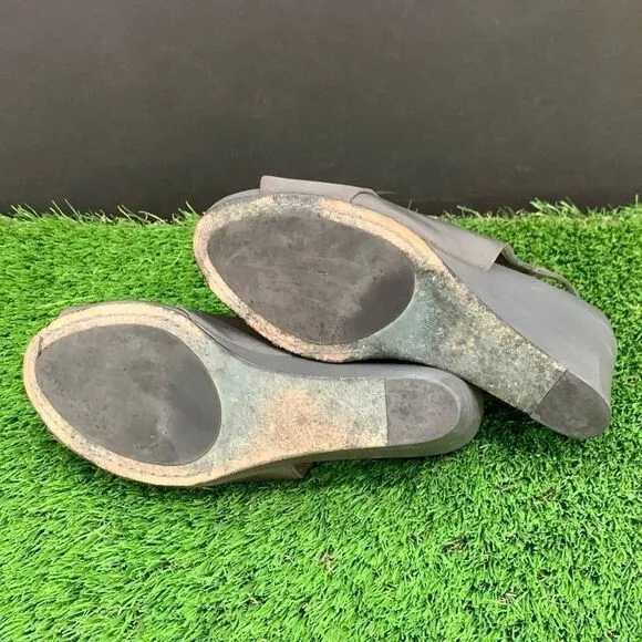 EILEEN FISHER | Cross Wedge Sandals | Grey