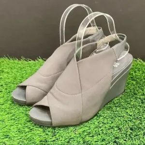 EILEEN FISHER | Cross Wedge Sandals | Grey