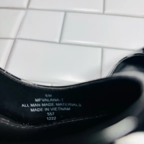 Elegant Marc Fisher Women's Valana Pump Black Patent Leather Slingback Heels
