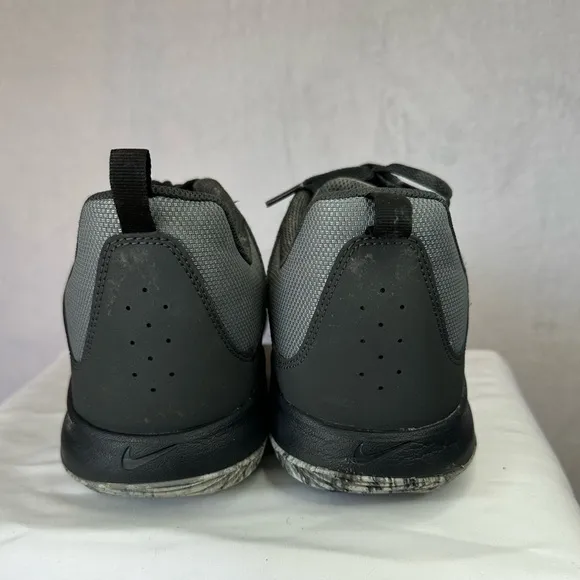 Elevated Performance with Nike Fly By Low Size 13 basketball running sports