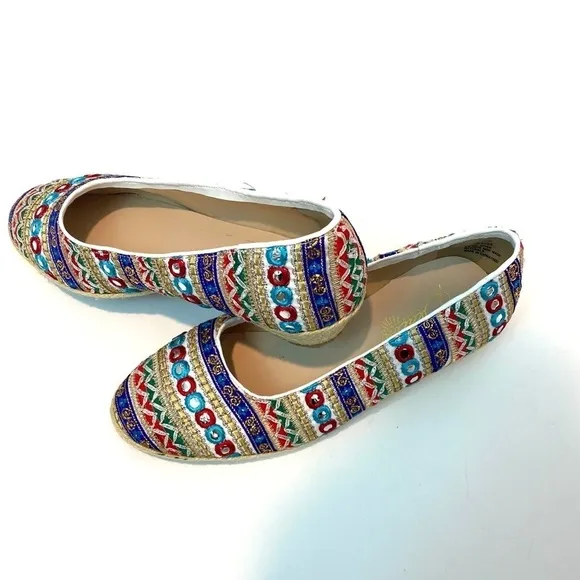 Embroidered Indian style slip on shoes