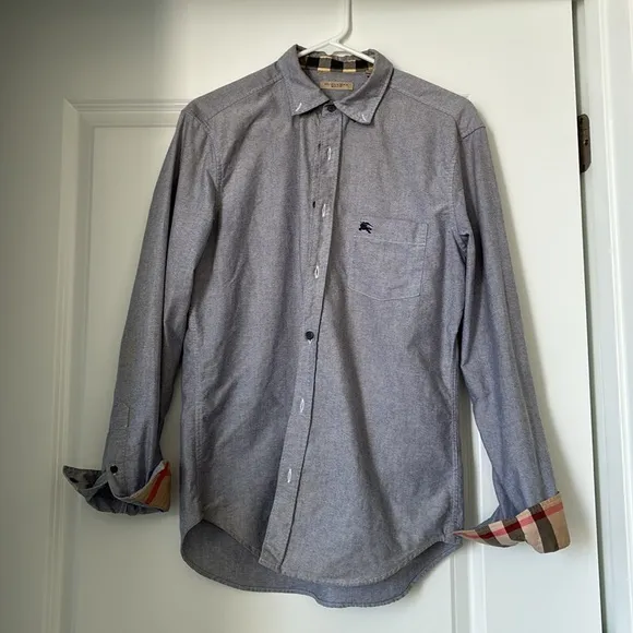 EUC Burberry Men’s Gray Shirt with Embroidered Logo in size M, slim fit