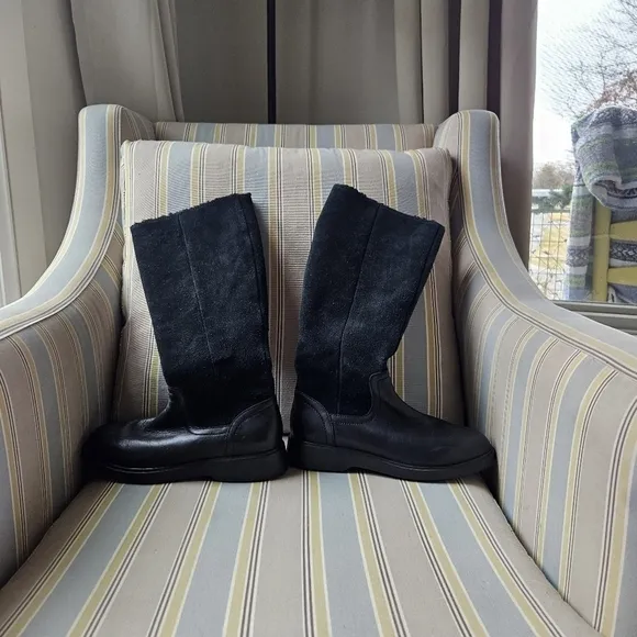 EUC suede leather Clark's boots 6