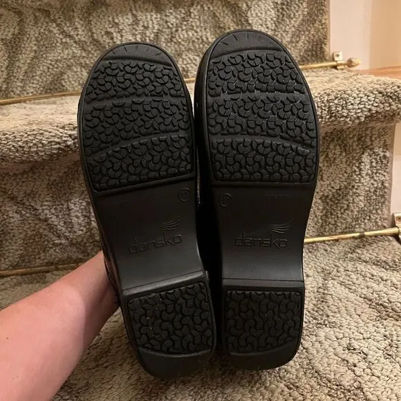 EUC Women's Dansko XP Black Patent Leather Clogs Shoes Size 41 or 10.5 - 11