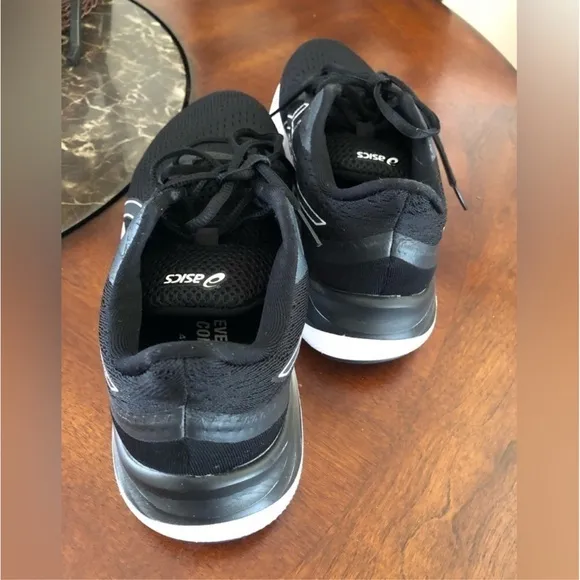 EUC💫ASICS Gel Men's Black/White Running Shoes 9.5 hiking gym walking comfort