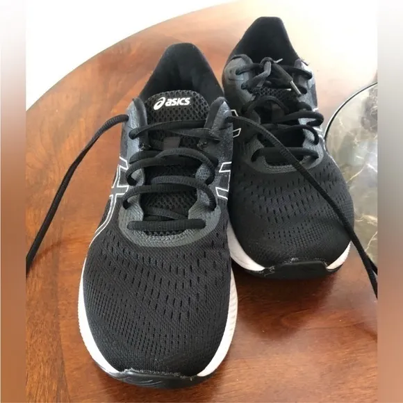EUC💫ASICS Gel Men's Black/White Running Shoes 9.5 hiking gym walking comfort