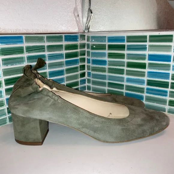 EVERLANE The Italian Leather Day Heels Sage Suede SZ: 8