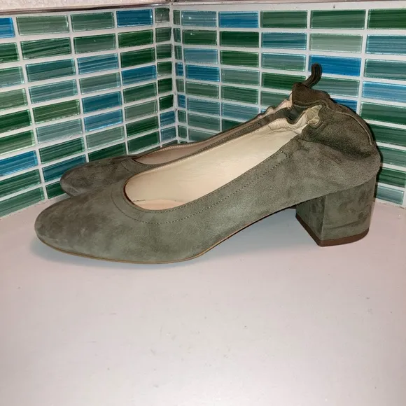 EVERLANE The Italian Leather Day Heels Sage Suede SZ: 8