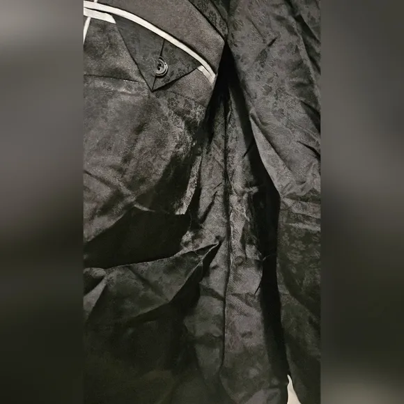 EXPRESS Black velvet tuxedo blazer slim fit. Size 48R