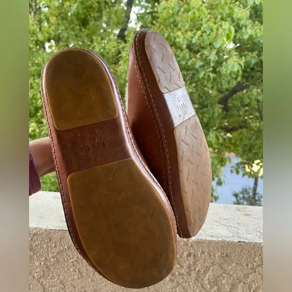 FEIT SIZE 43. Men's Brown Leather Slip-On Shoes