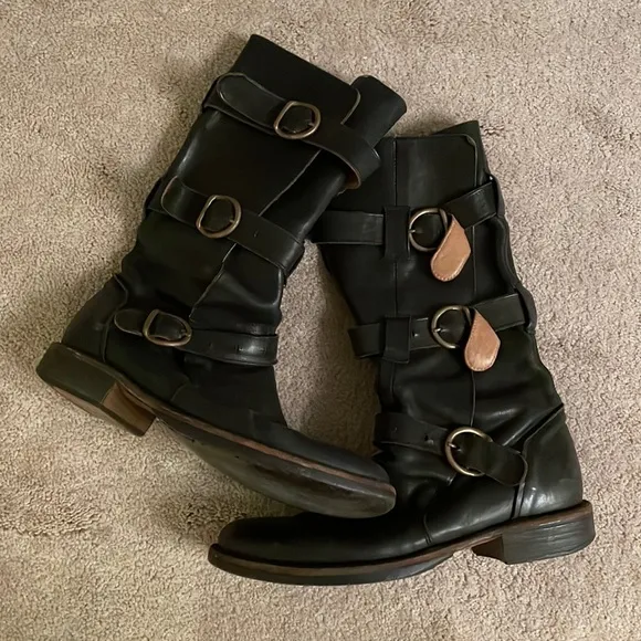 Fiorentini and Baker black mid calf size 8 leather boots with buckles.