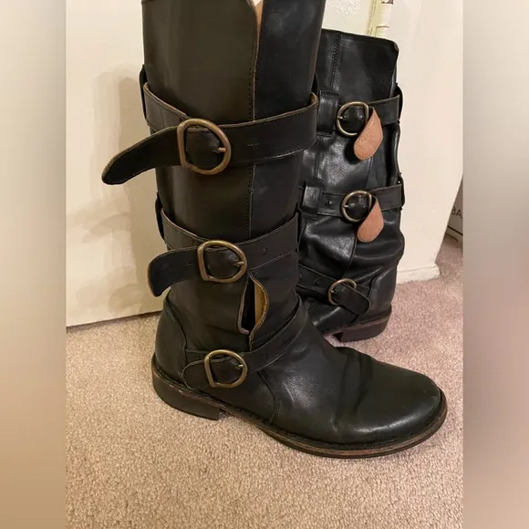 Fiorentini and Baker black mid calf size 8 leather boots with buckles.