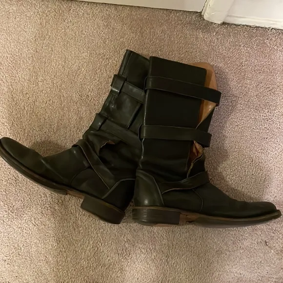 Fiorentini and Baker black mid calf size 8 leather boots with buckles.