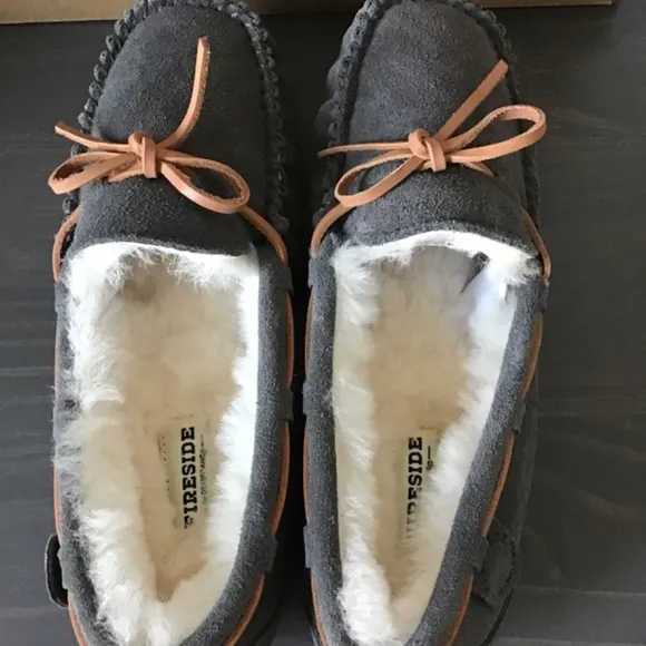 FIRESIDE BY DEARFOAMS Women's Victoria Genuine Shearling Moccasin Slipper