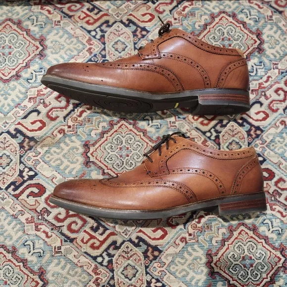 Florsheim Cognac Uptown Wingtip OxfordComfortech Ortholite w/Criss Cross Lacing